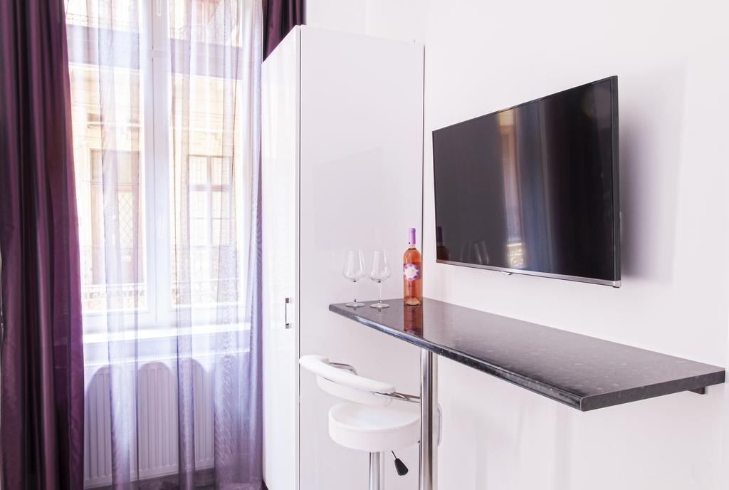Krisco Apartments Downtown บูดาเปสต์ ภายนอก รูปภาพ